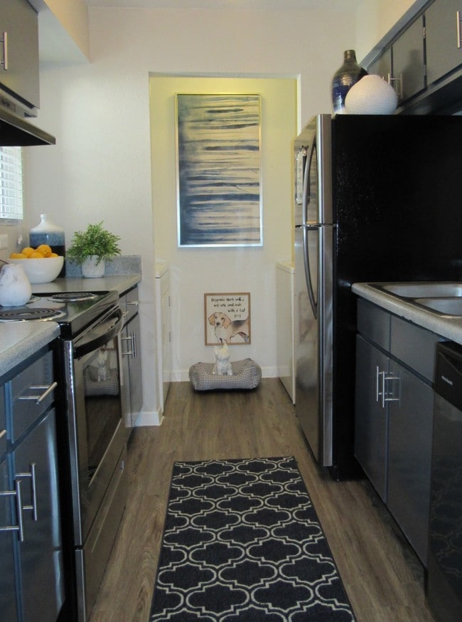 Building Photo - The Flats at Veranda Ridge