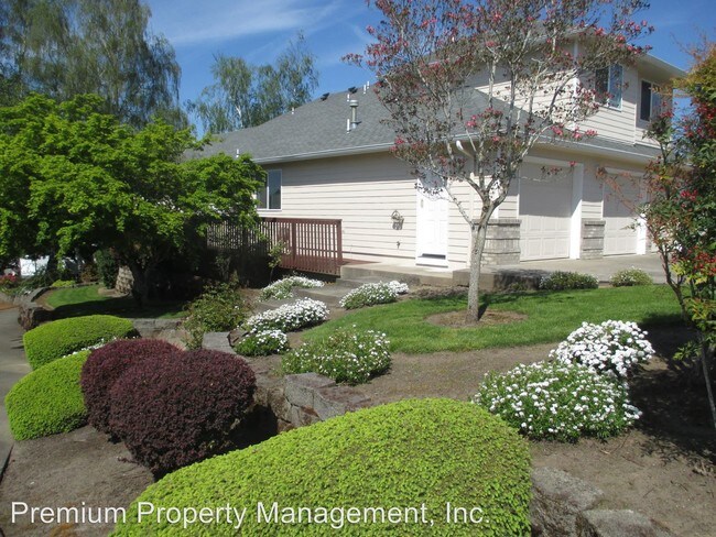 Building Photo - 1485-1485 Orchardview Ave NW