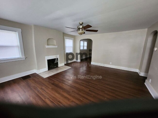 Foto del edificio - 1609 E Johns Ave