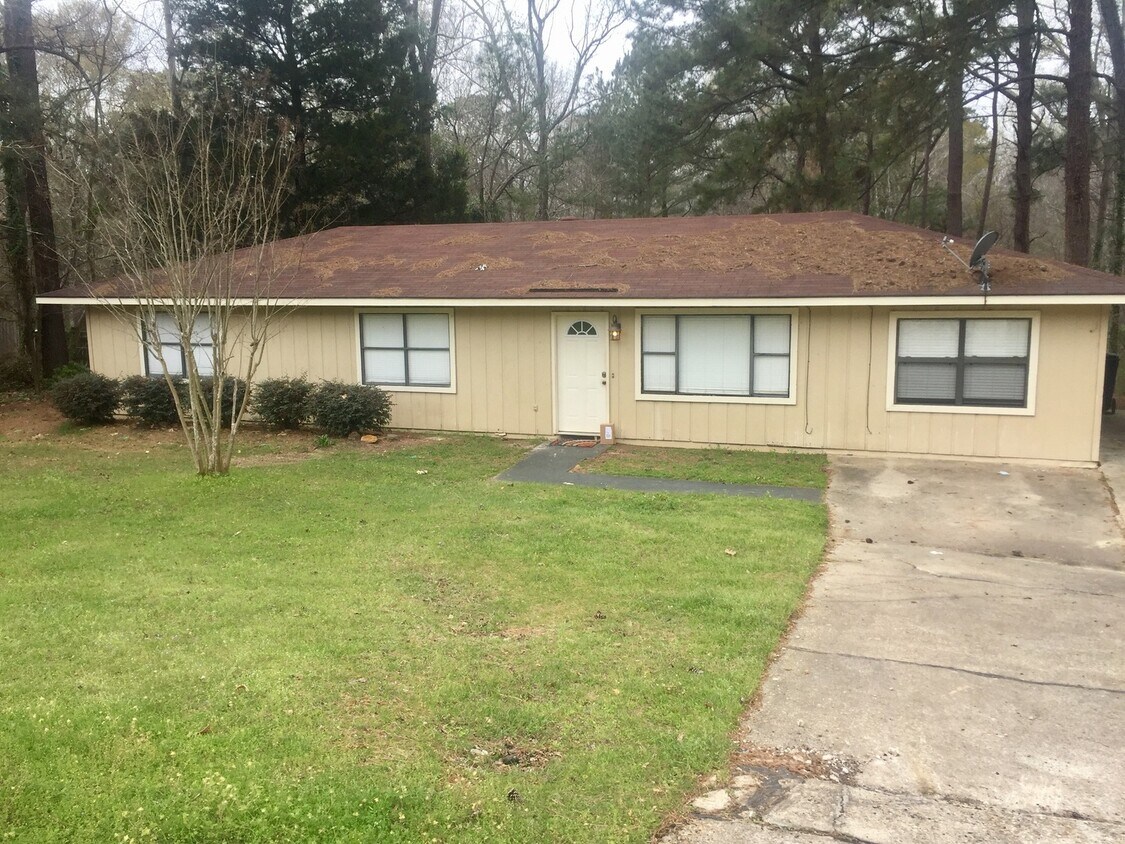 Primary Photo - 3 BR 2 bath home in Troy