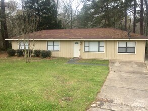 Building Photo - 131 Green Dr