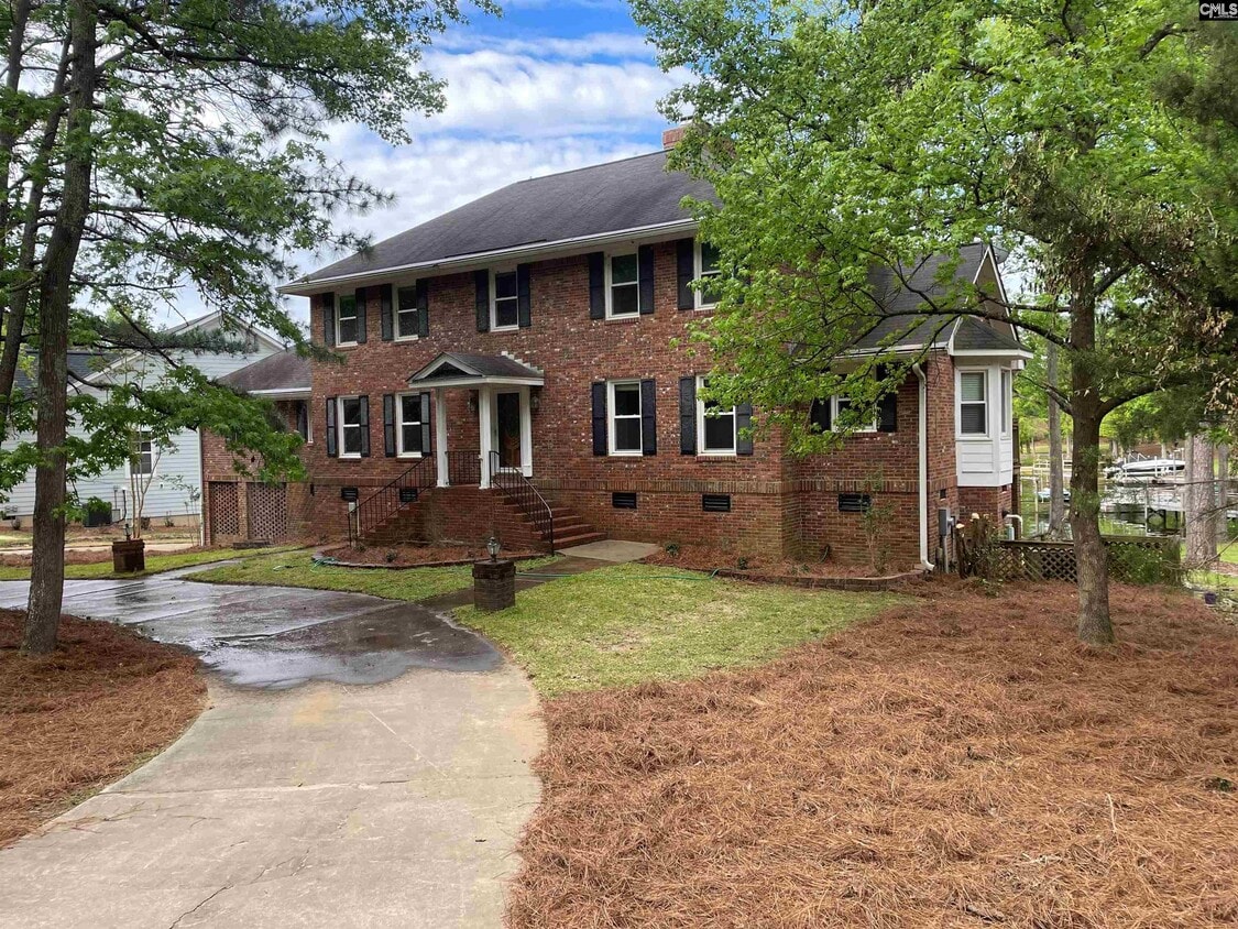 Primary Photo - 877 Peninsula Dr