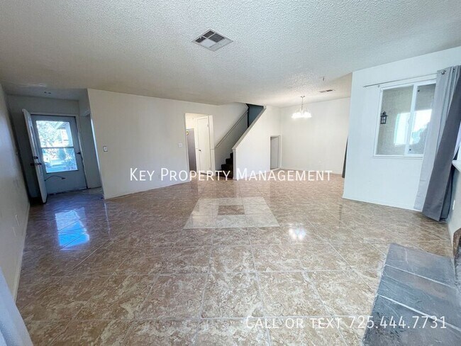 Foto del edificio - Charming 3-bedroom, 2.5-bathroom featuring...