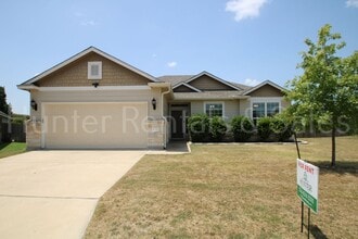 Building Photo - 1619 Neuberry Cliffe