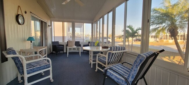 Front Lanai - 3618 Stockton Rd