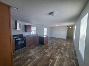 Building Photo - 10 Hummingbird Dr