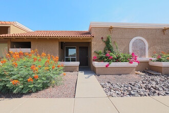 Building Photo - 501 W Hononegh Dr