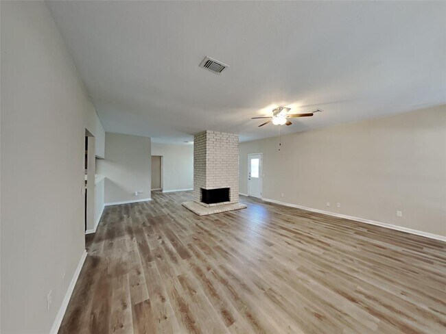 Foto del edificio - 13530 Clayton Hill Dr