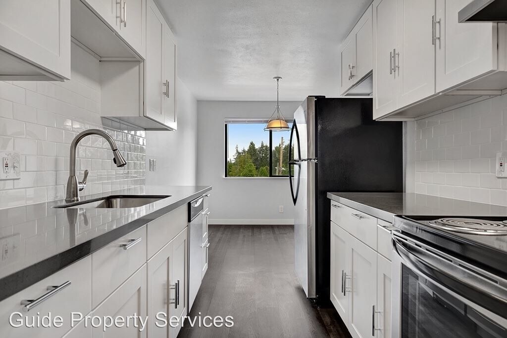 Foto principal - 13007 12th Ave SW