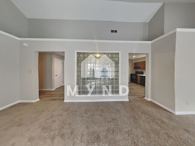 Building Photo - 4021 E 46th St