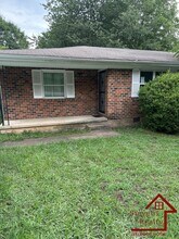 Building Photo - 1231 Helena Dr