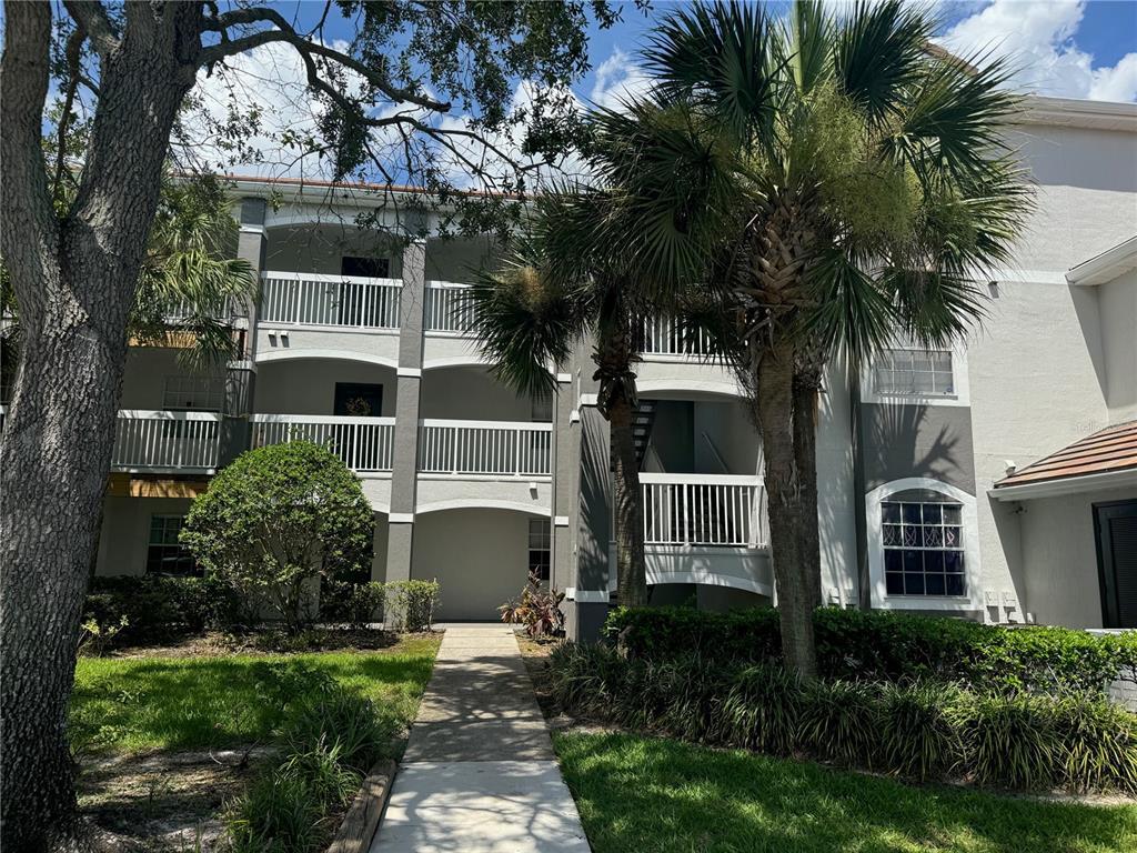 Foto principal - 14037 Fairway Island Dr