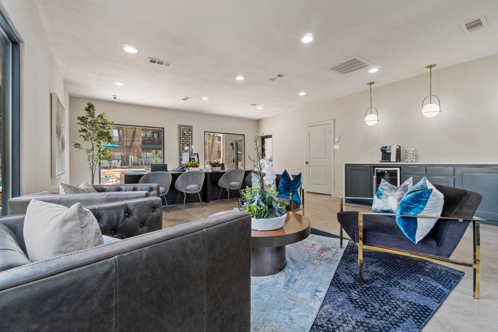 Vine on North Park Apartments in Grapevine, TX