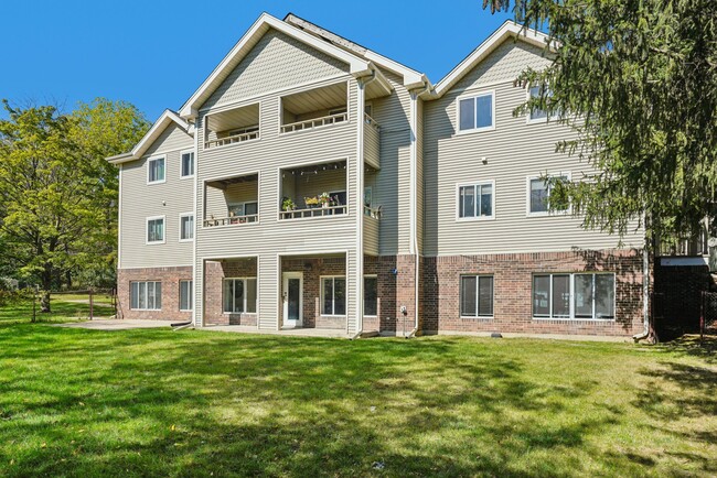Building Photo - Madison Estates