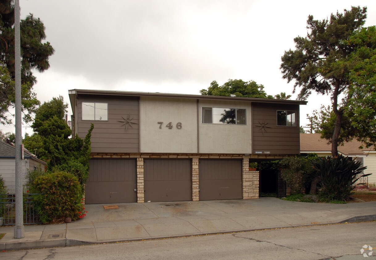 Front View - 746 Termino Ave