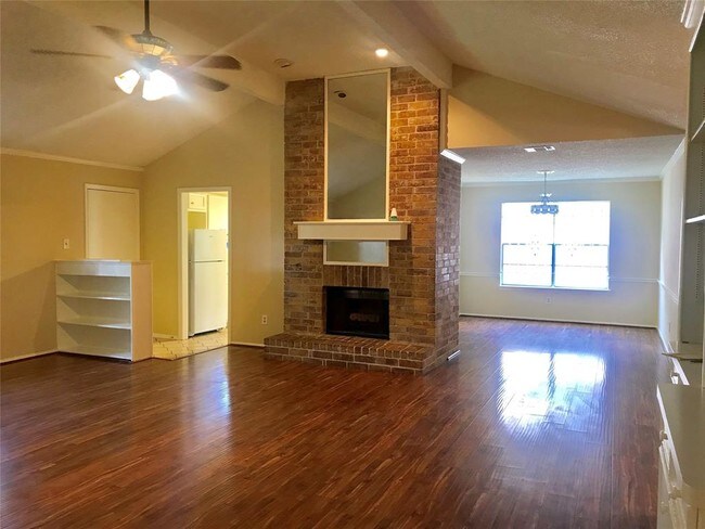 Building Photo - 5503 Briarwood Forest Dr