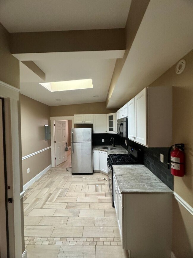 Building Photo - 716 N 48th St