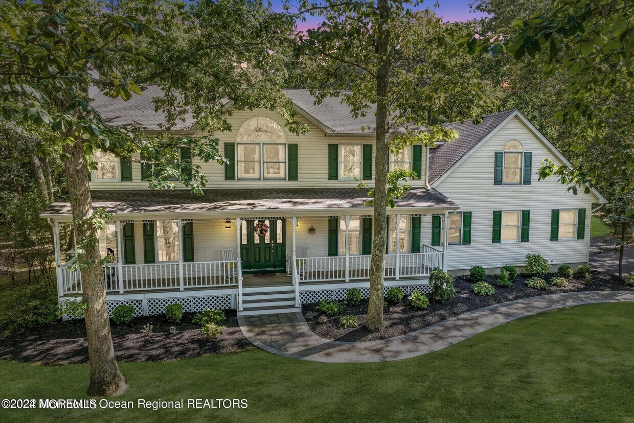 Foto principal - 5 E Dickens Ct