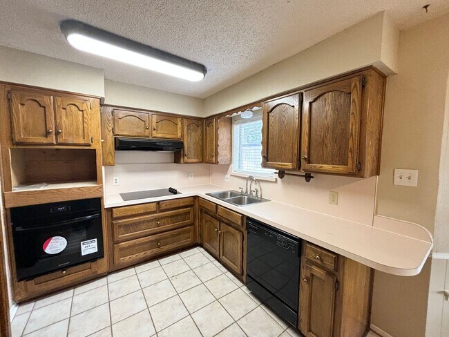 Building Photo - North Richland Hills Move In Ready
