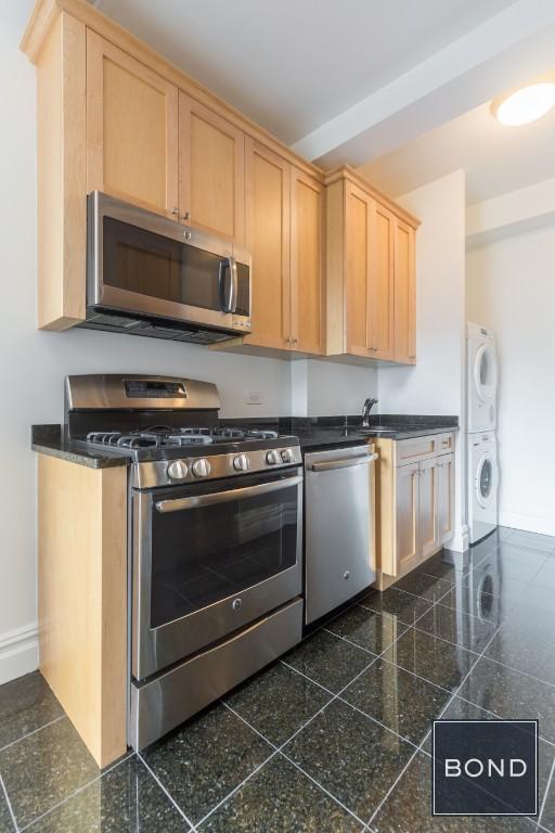 Building Photo - 115 E 92nd St