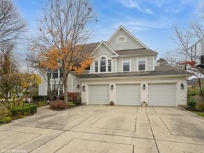 Building Photo - 445 Blue Ash Dr