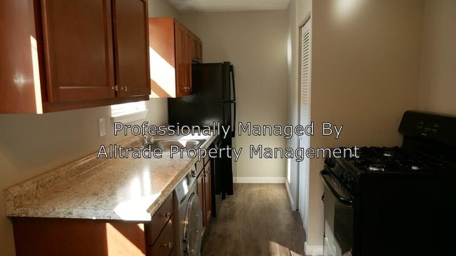Building Photo - 6619 Strawberry Ln