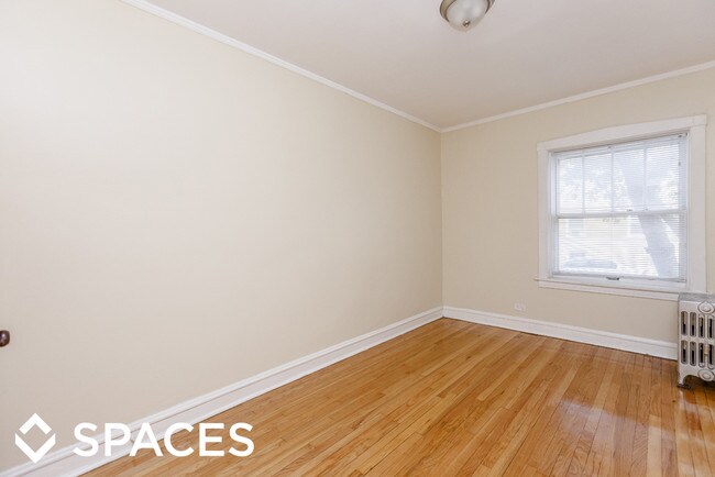 Building Photo - 2736 N Leclaire Ave