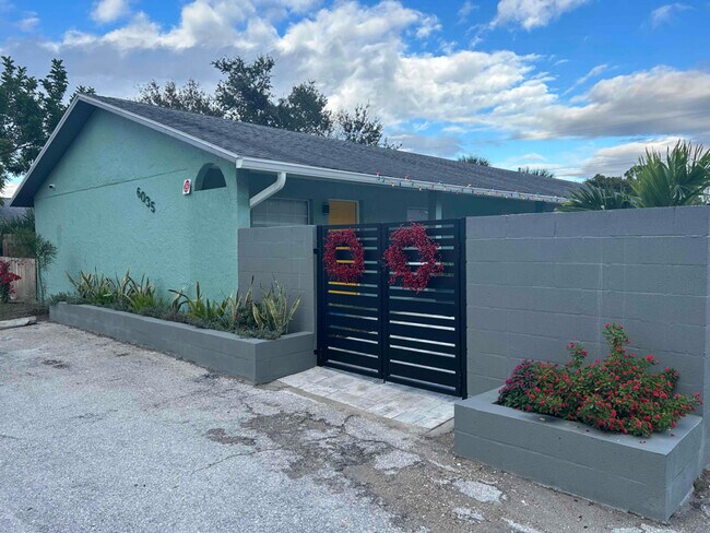 Foto del edificio - 6035 10th St N