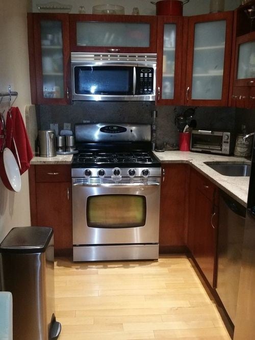 Primary Photo - 1560 W 6th St