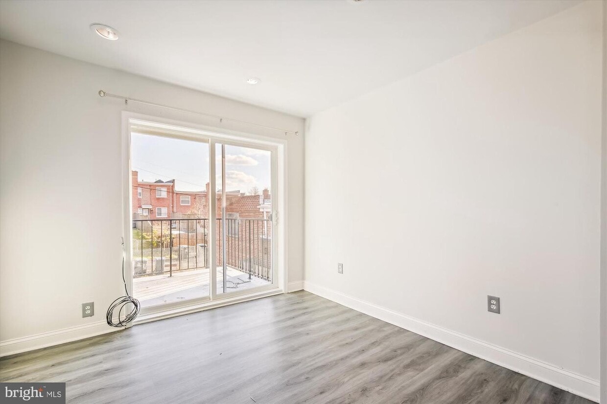Primary Photo - 2211 14th St NE