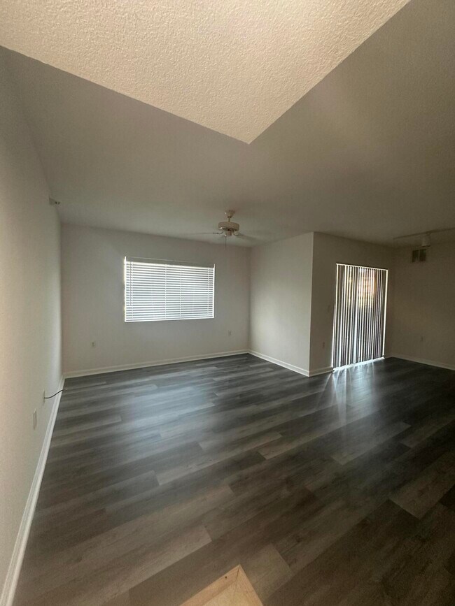 Foto del edificio - 291 SW Palm Dr