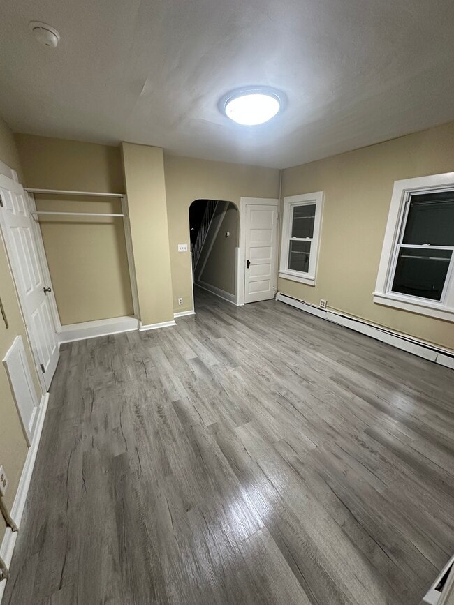 Building Photo - 207 Gorham Ave