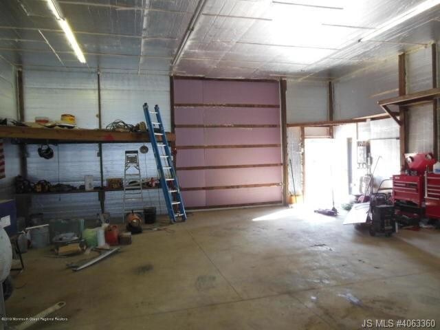 Building Photo - 319 Oak Glen Rd