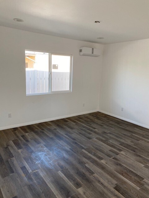 Foto del edificio - 1419 W 216th St