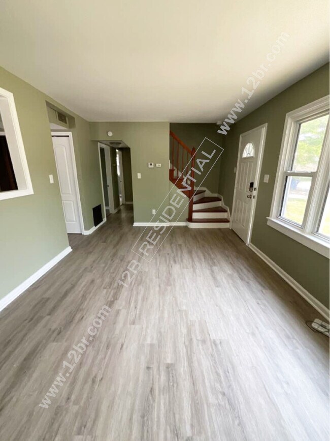 Building Photo - Renovated 4-Bedroom Home with Fenced Yard