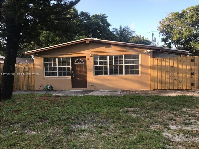 Building Photo - 320 Ipswich St