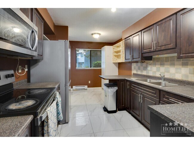 Building Photo - 9976-9149 149 St