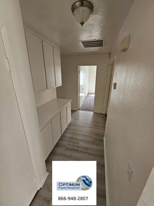Building Photo - Spacious 5-Bedroom Home with 3-Car Garage