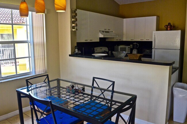 Building Photo - 10280 Courtside Ln