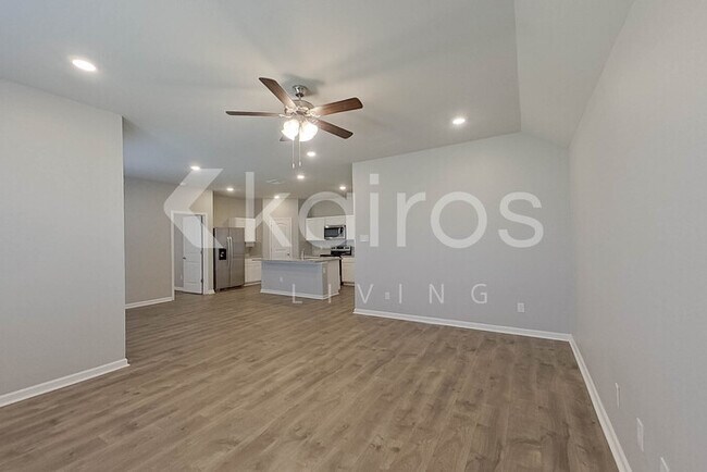 Building Photo - 417 Mango Dr
