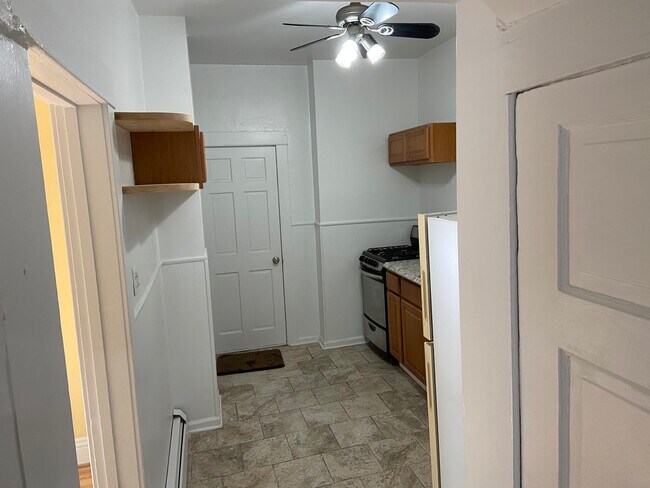 Kitchen - 17 Washington Ave N
