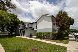 Building Photo - 7610 Westwood Dr