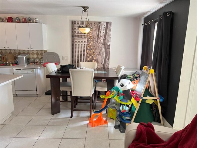 Foto del edificio - 311 NW 57th St
