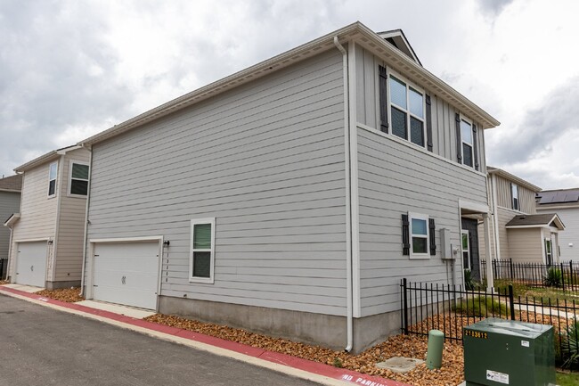 Building Photo - 10808 Quinn Ct