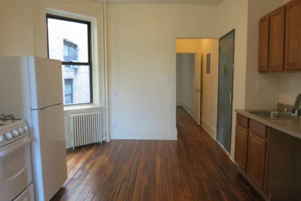 Building Photo - 348 E 62nd St