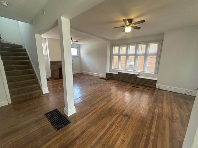 Building Photo - Huge Brick OSU Campus Single Family House!