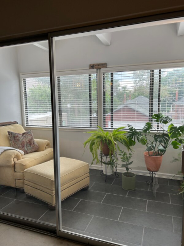 Foto del edificio - 551 N Pearl St