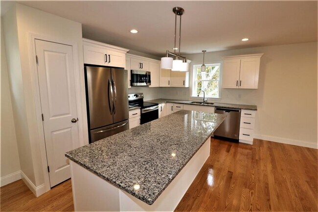 Foto del edificio - 121 Hillcrest Ave