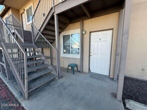 Building Photo - 1810 E 8th St