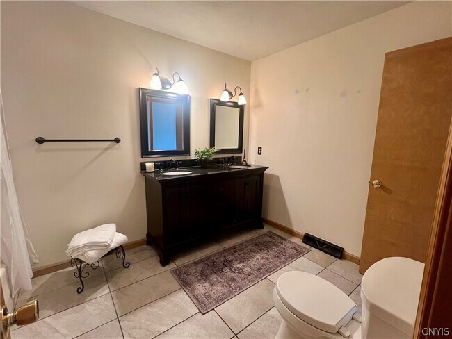 Foto del edificio - 378 Summerhaven Dr N